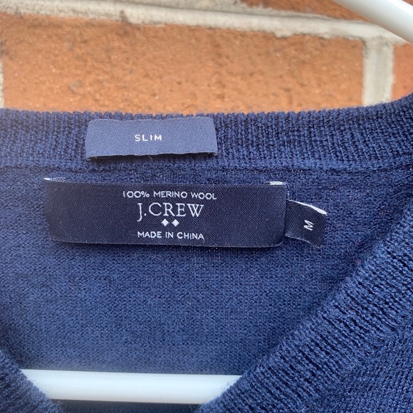 Men’s v neck sweater - Picture 3 of 4